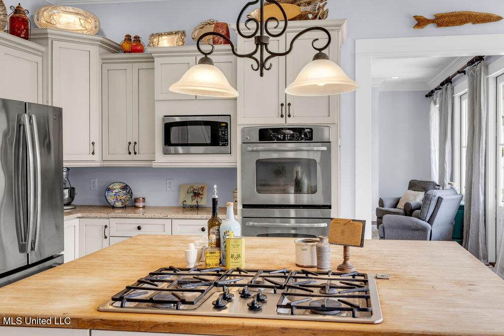 6408 Seawinds Boulevard Property Photo 33