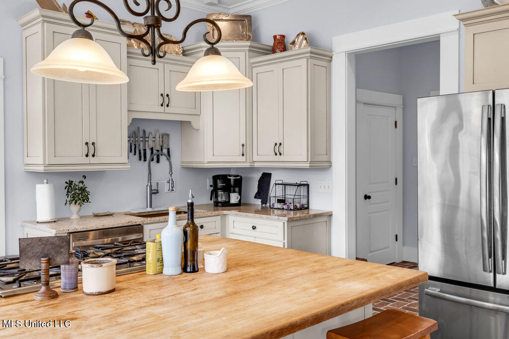 6408 Seawinds Boulevard Property Photo 35