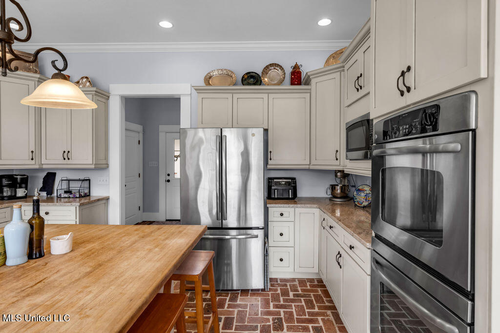 6408 Seawinds Boulevard Property Photo 36