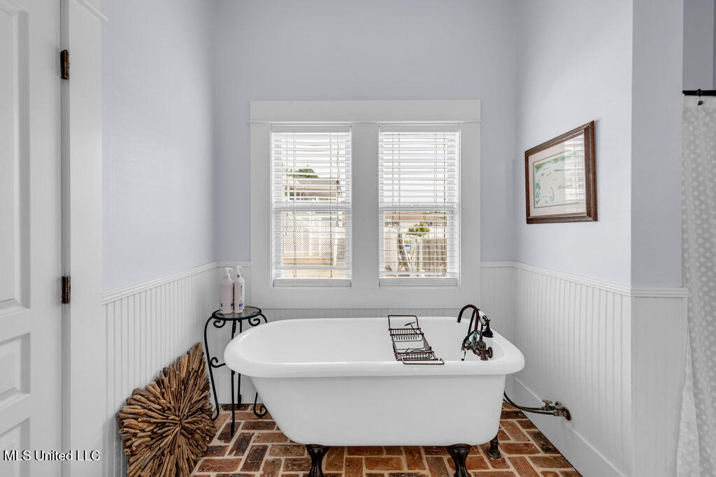 6408 Seawinds Boulevard Property Photo 44