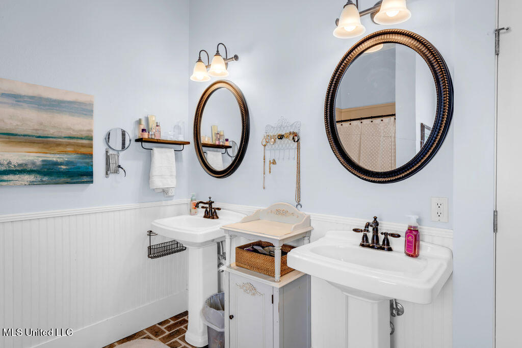 6408 Seawinds Boulevard Property Photo 46