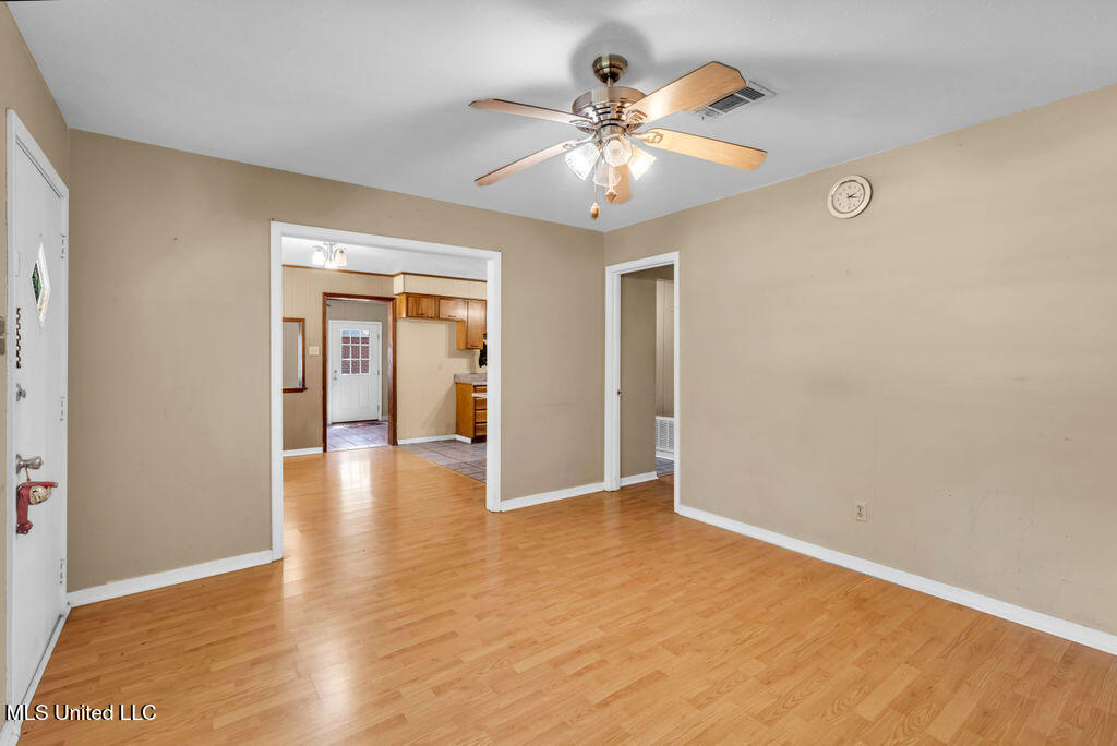 101 North Street Property Photo 4