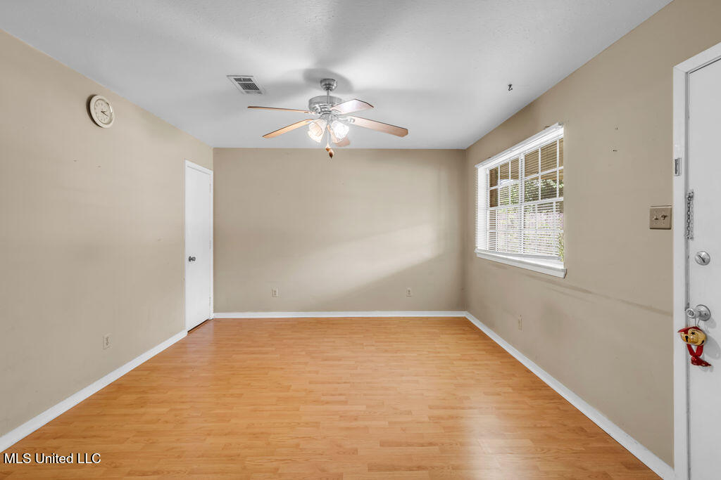 101 North Street Property Photo 5