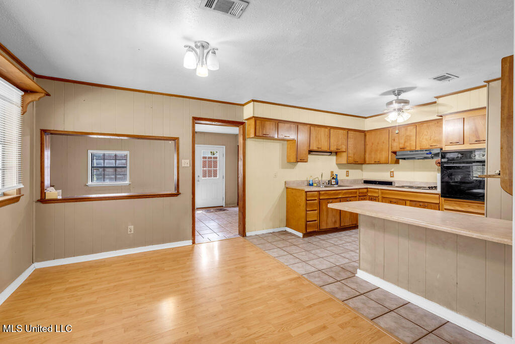 101 North Street Property Photo 7