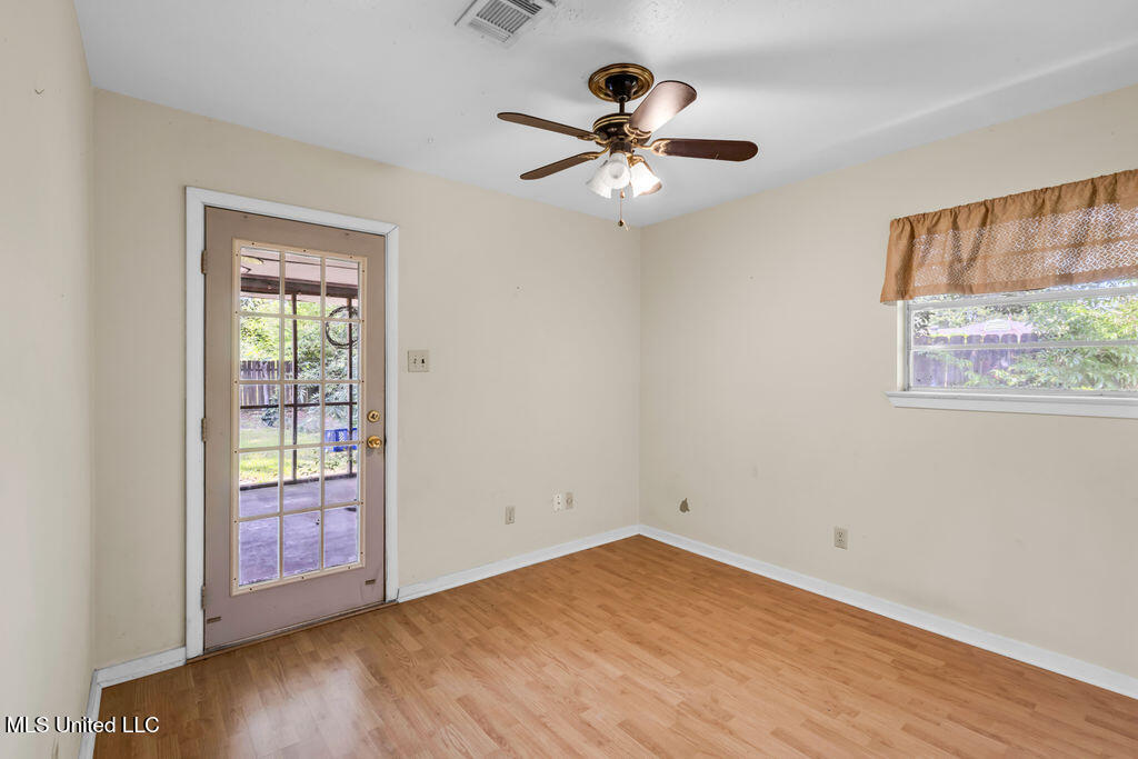 101 North Street Property Photo 24