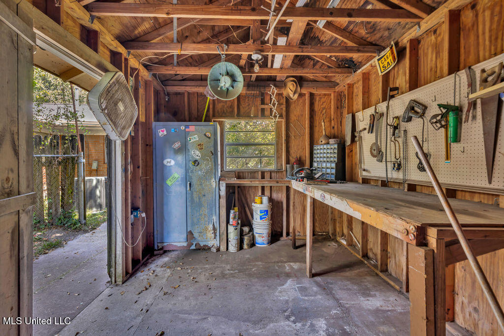 101 North Street Property Photo 30