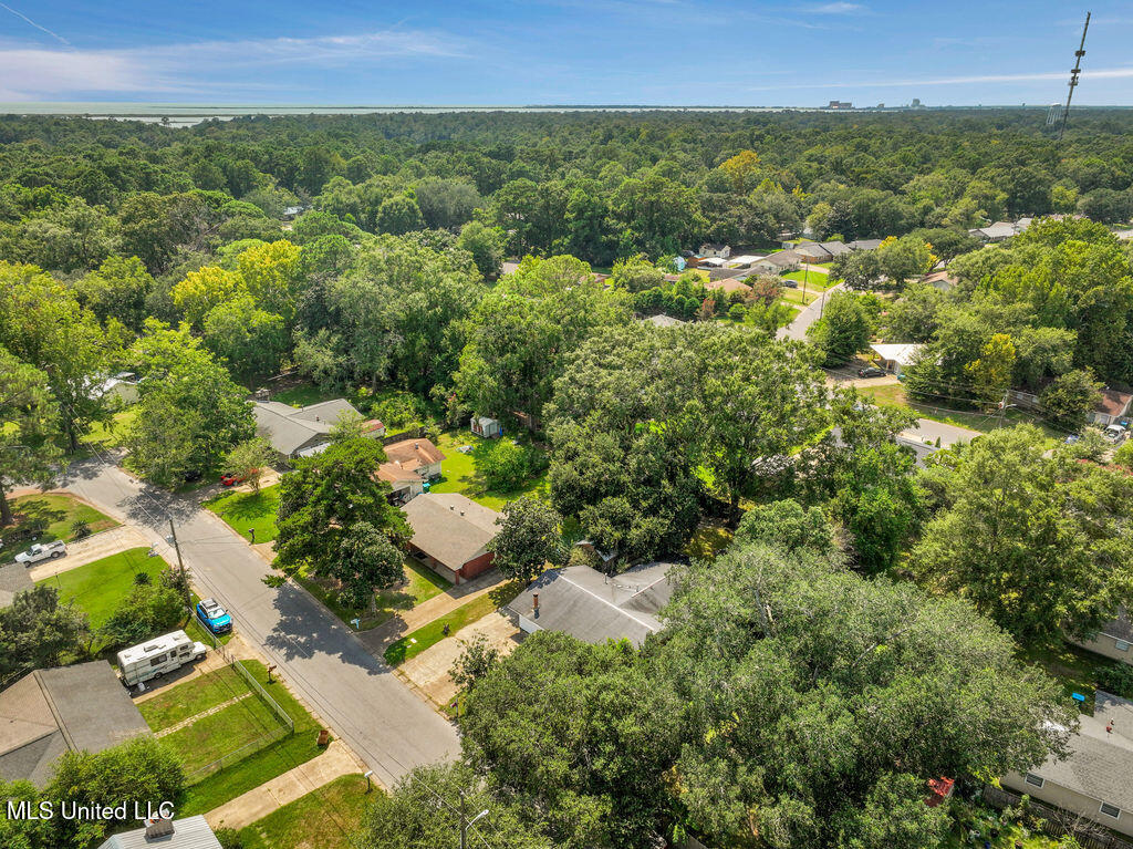 101 North Street Property Photo 35