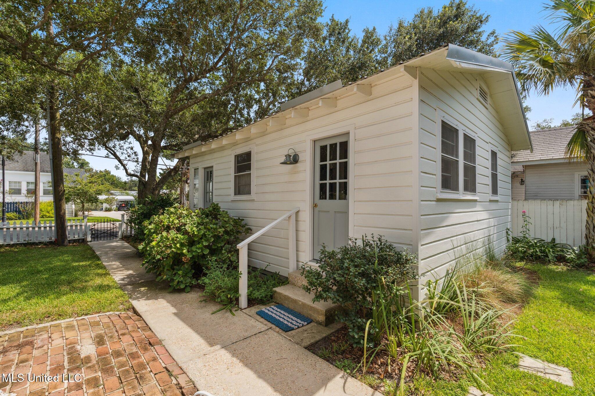 200 Carroll Avenue Property Photo 18