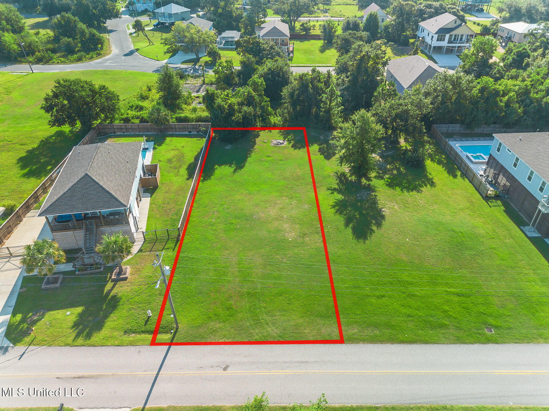 208 White Harbor Road Property Photo 1