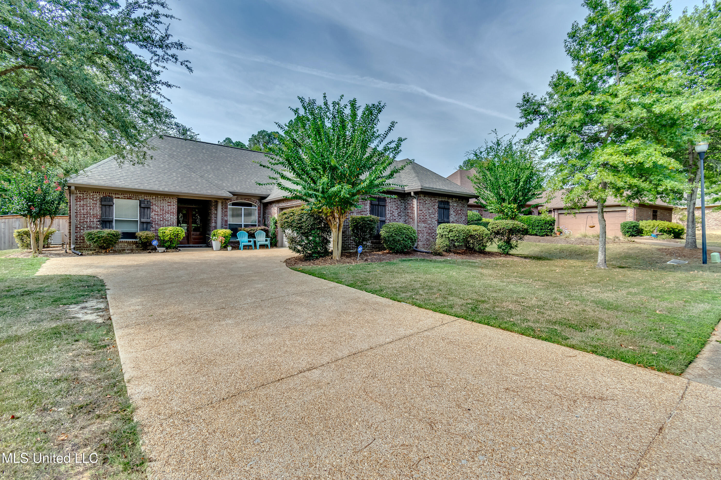 163 Seville Way Property Photo 4