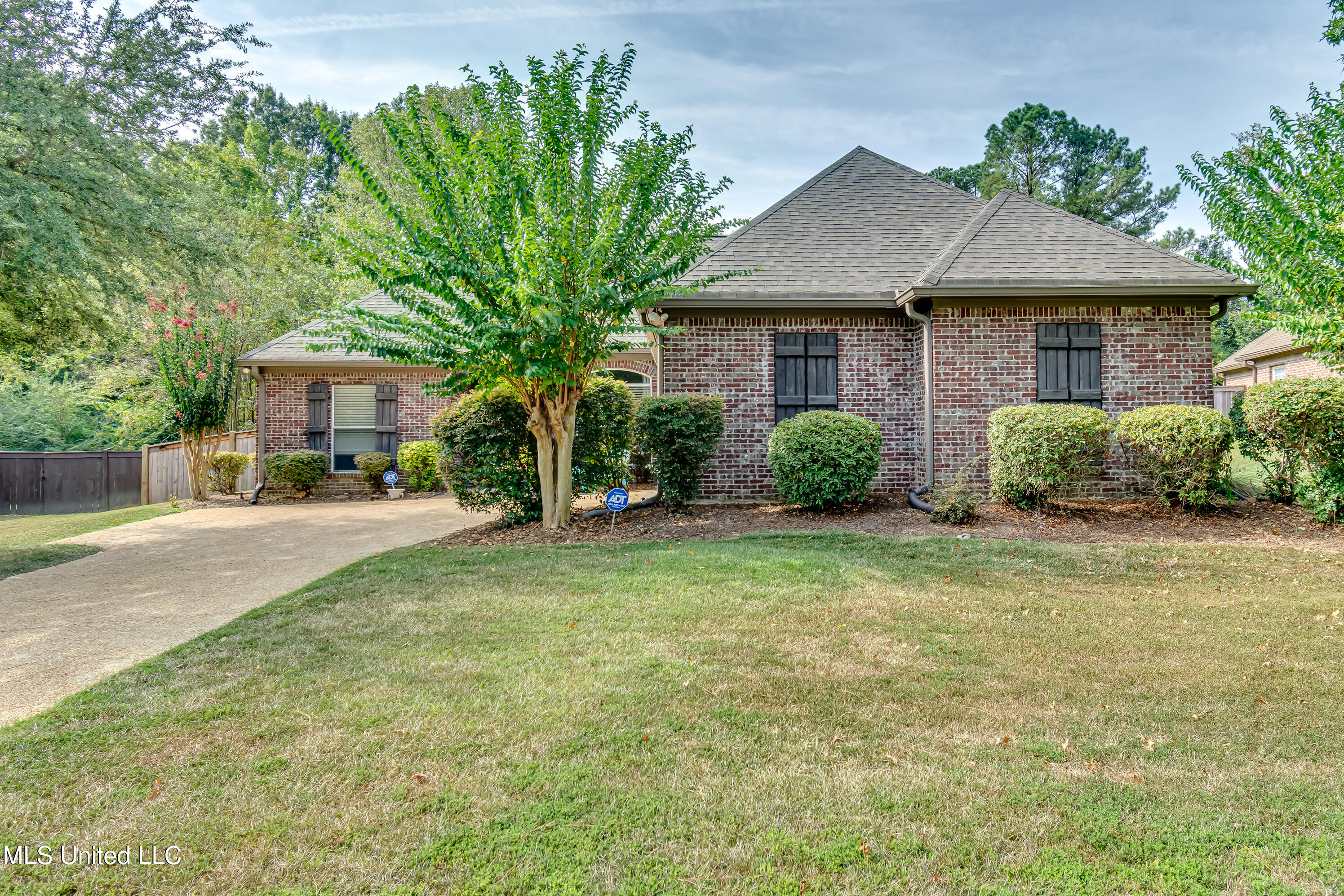 163 Seville Way Property Photo 6