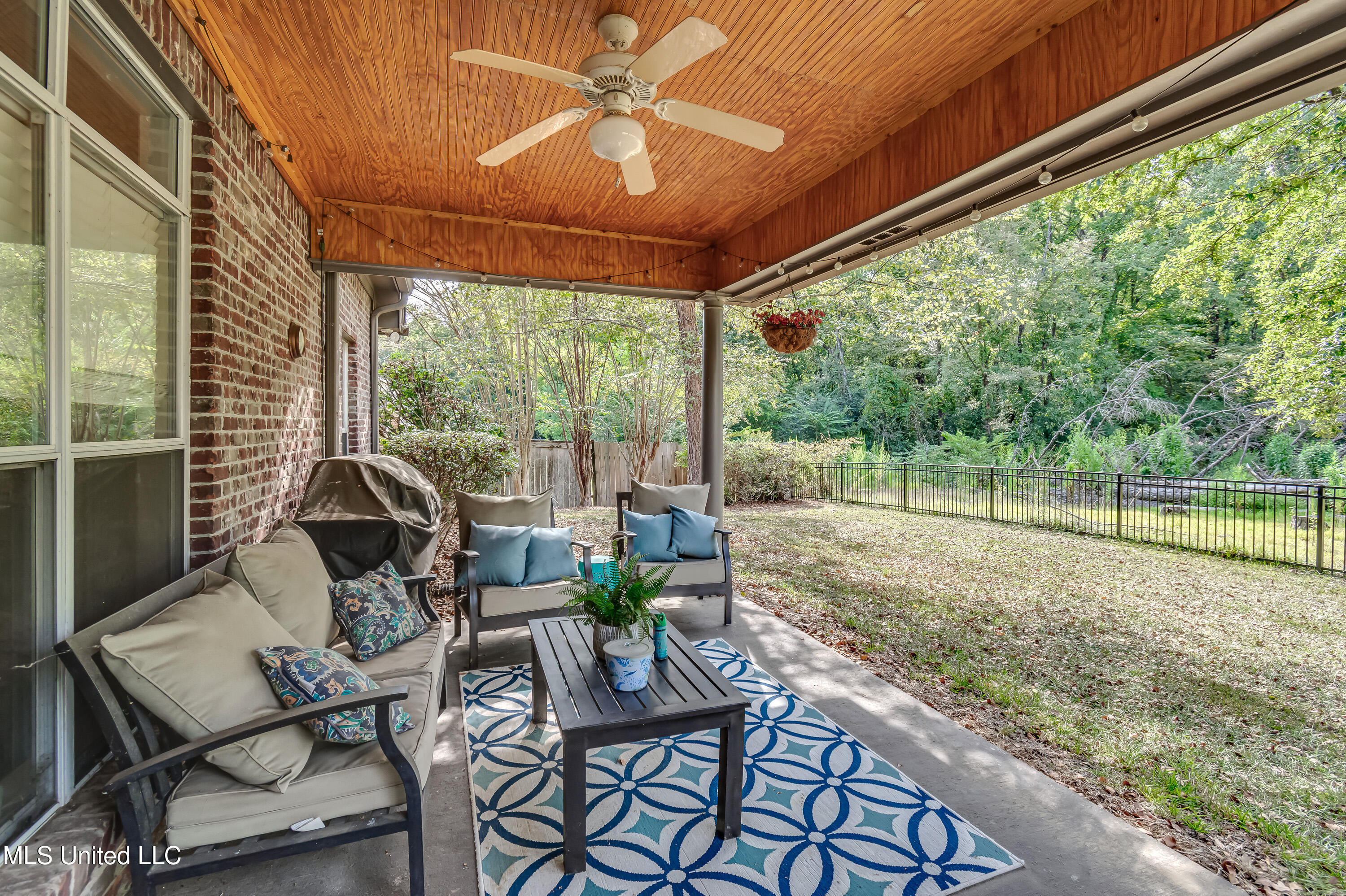 163 Seville Way Property Photo 10