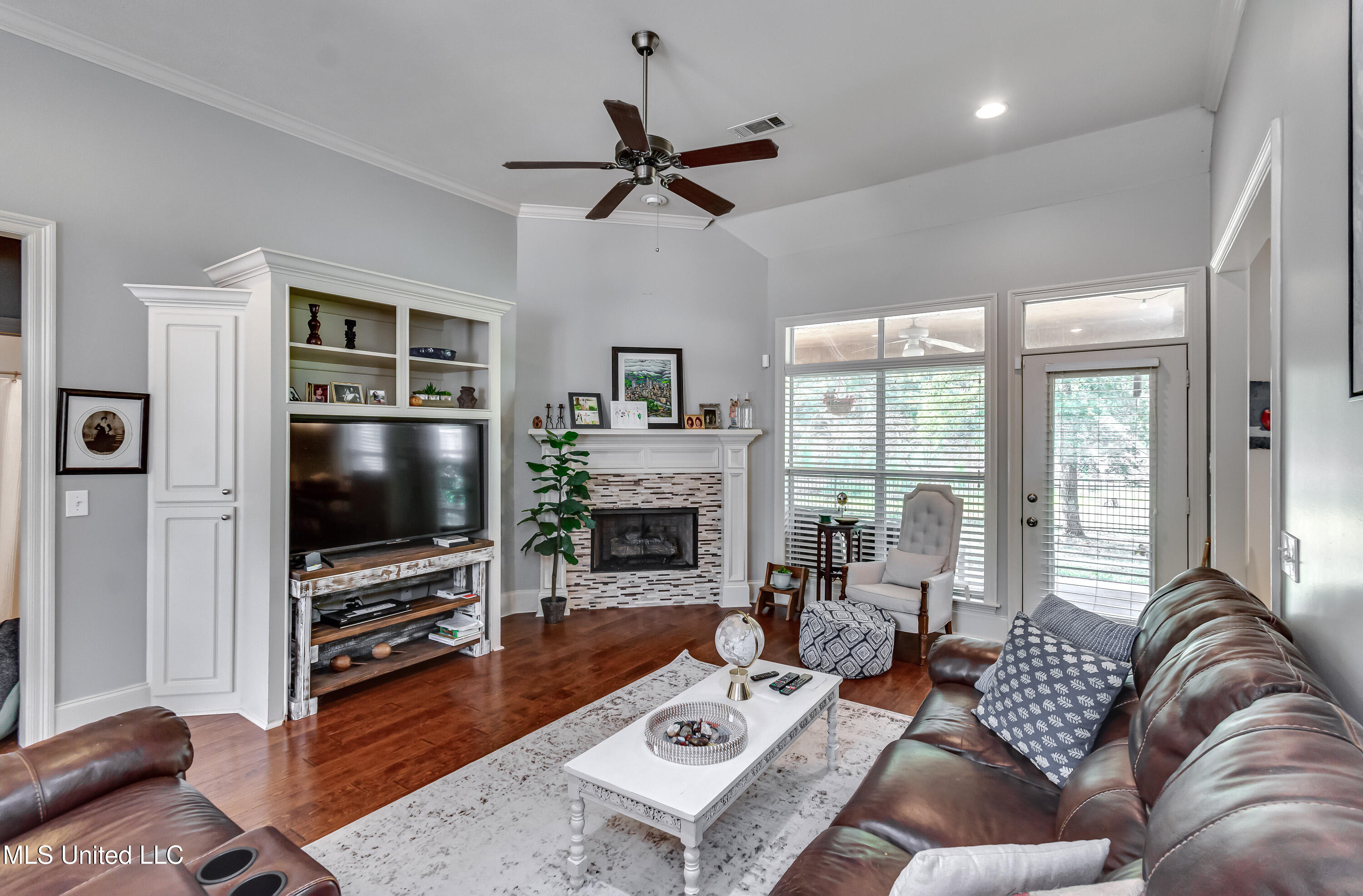 163 Seville Way Property Photo 16