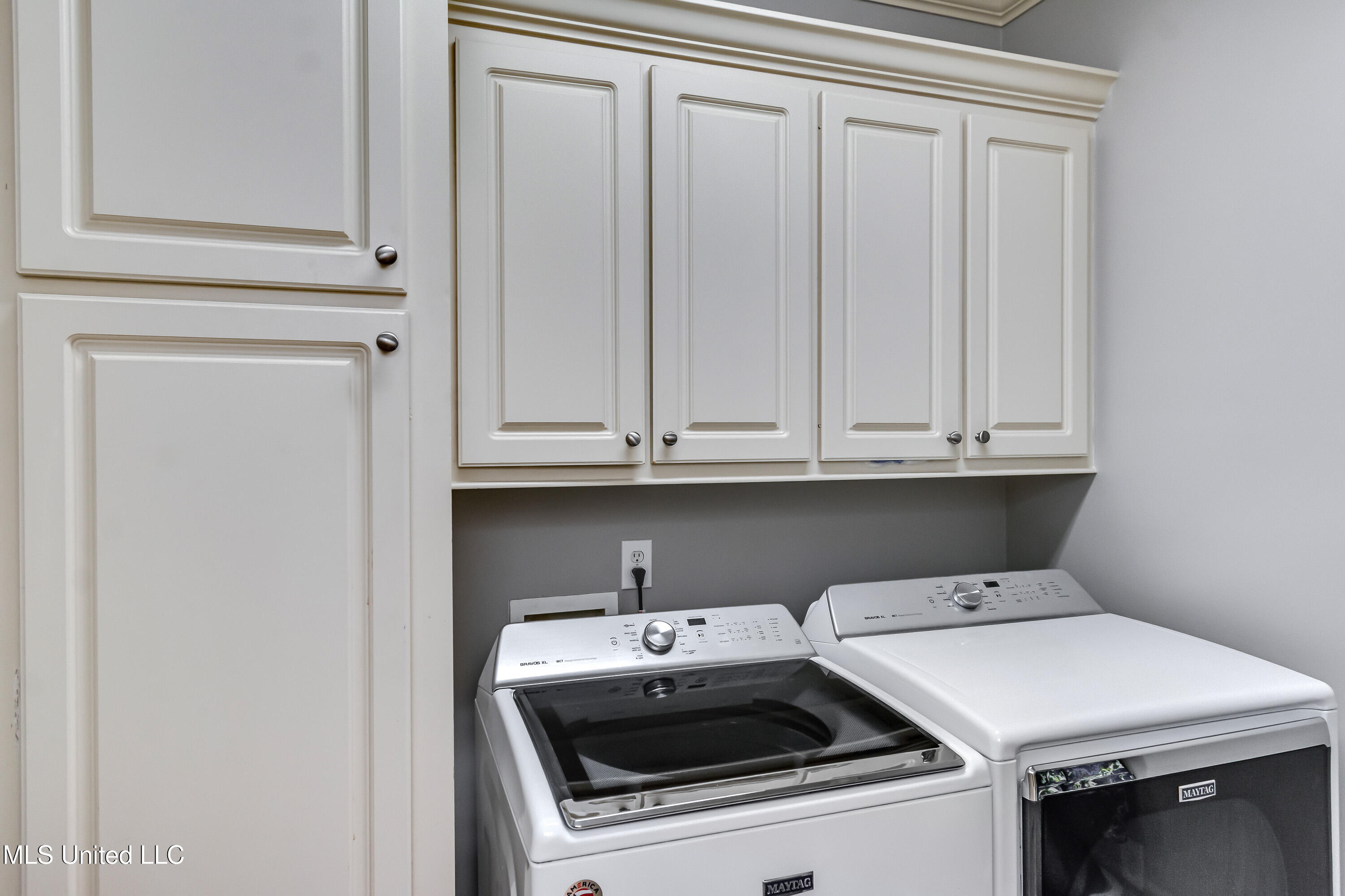 163 Seville Way Property Photo 24