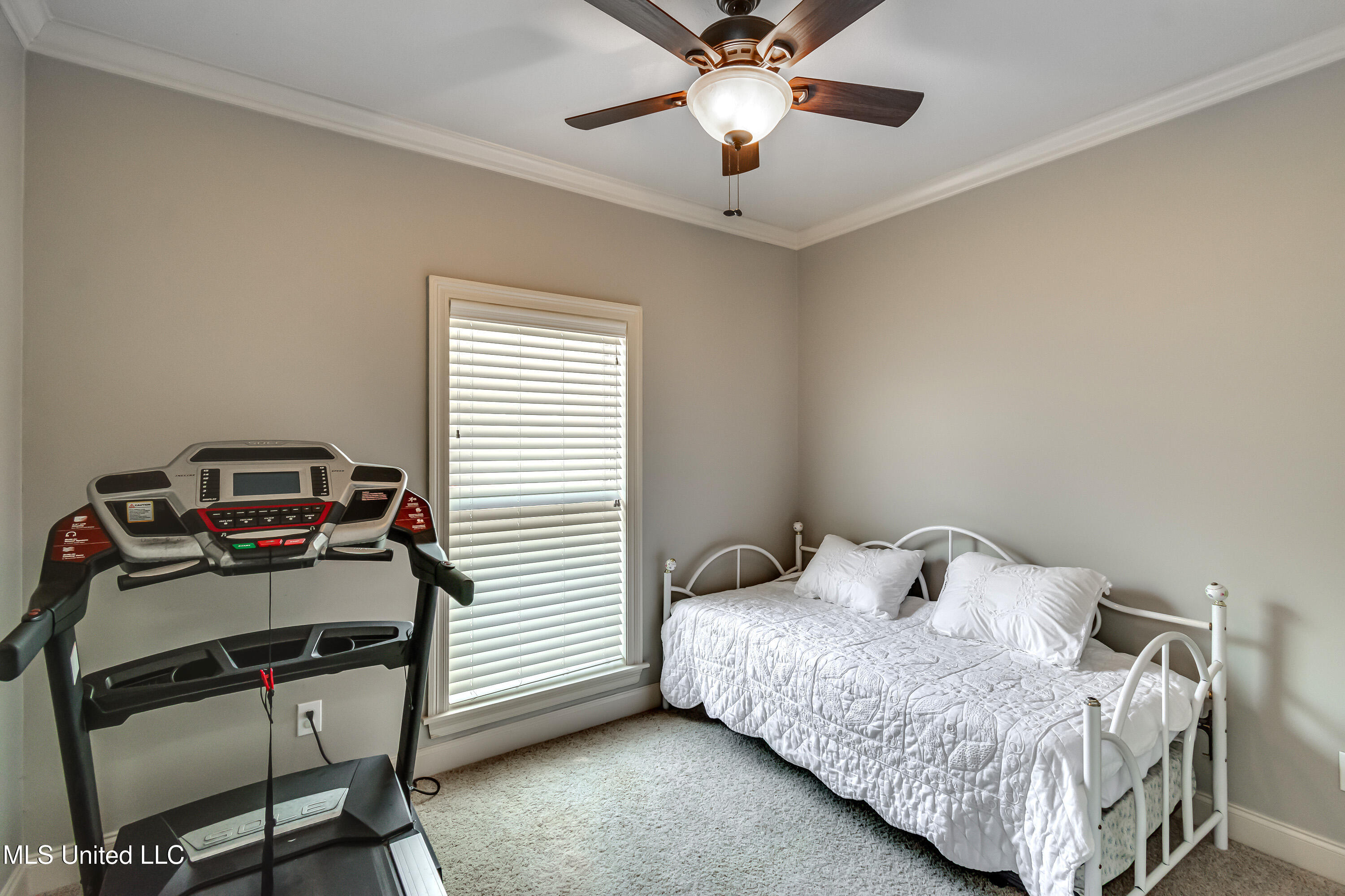 163 Seville Way Property Photo 32