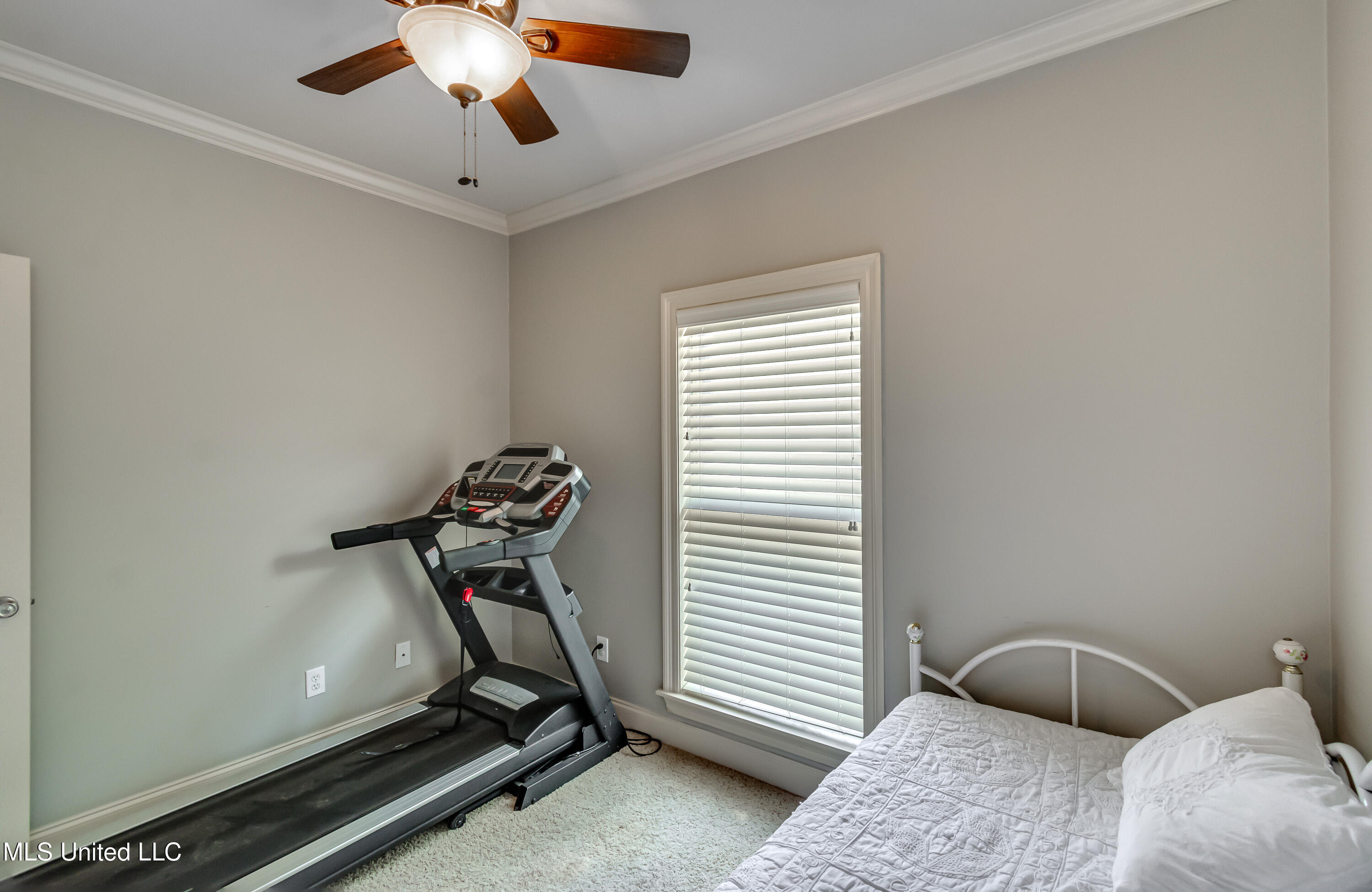 163 Seville Way Property Photo 33