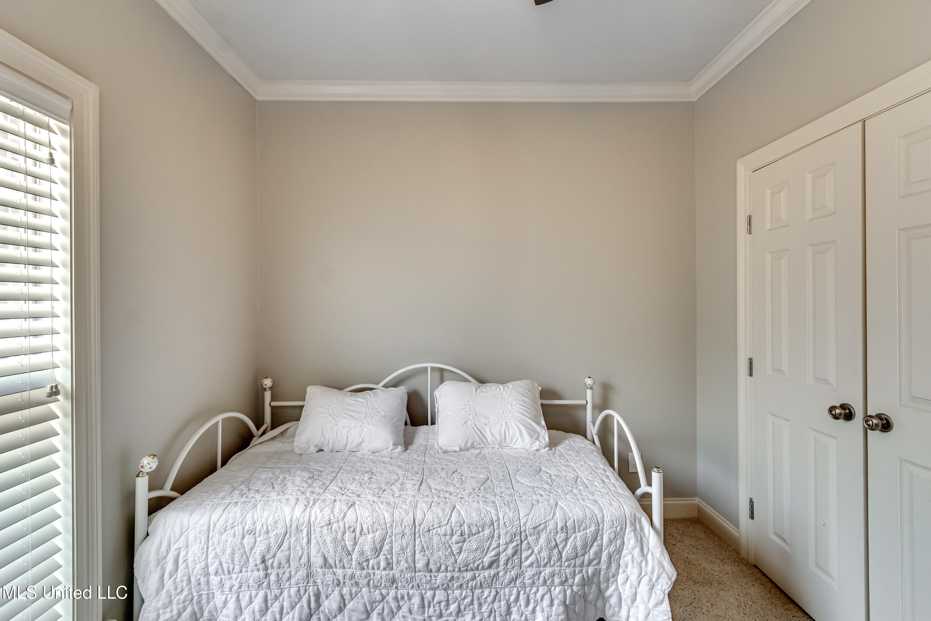 163 Seville Way Property Photo 35