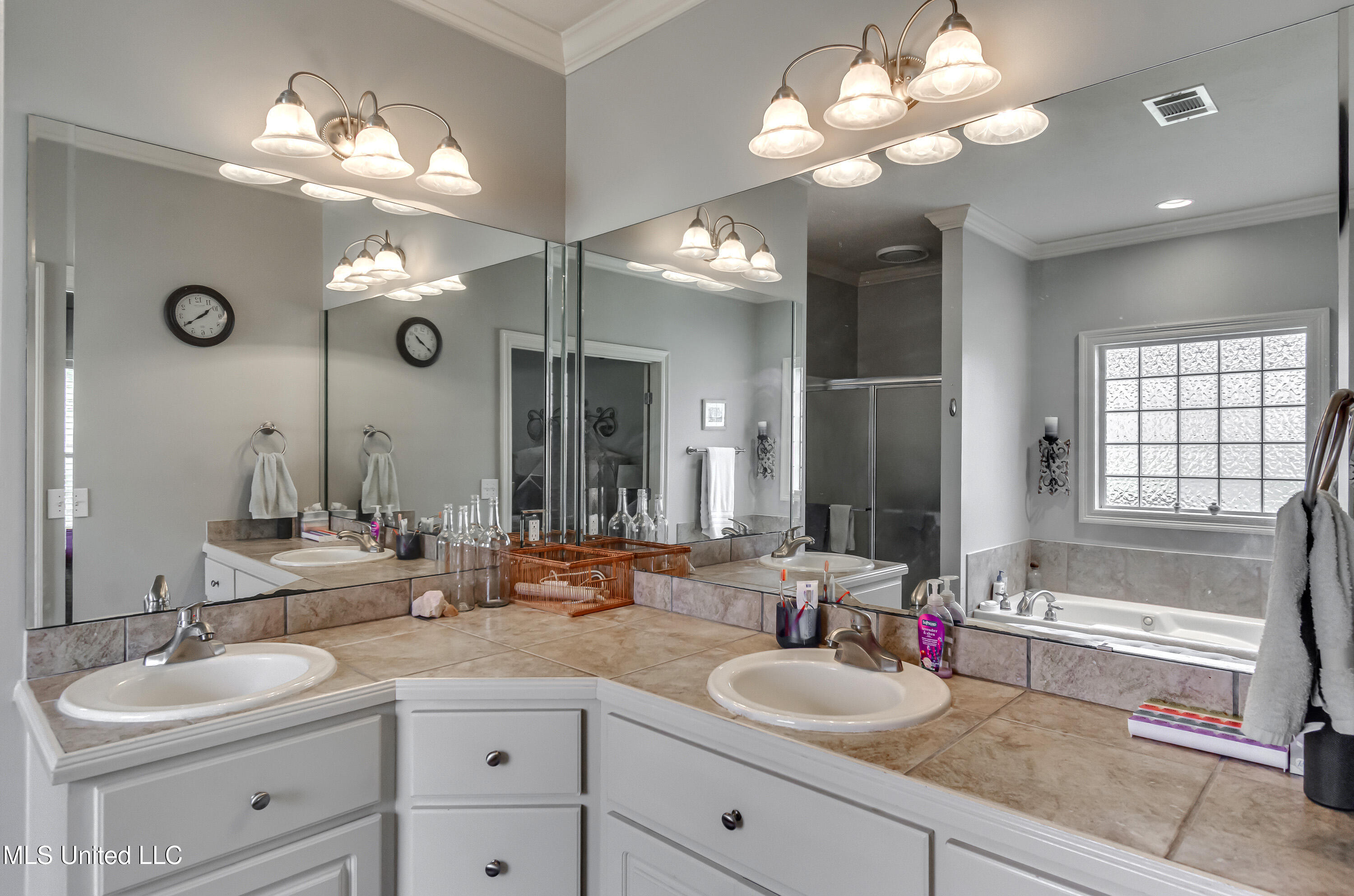 163 Seville Way Property Photo 48