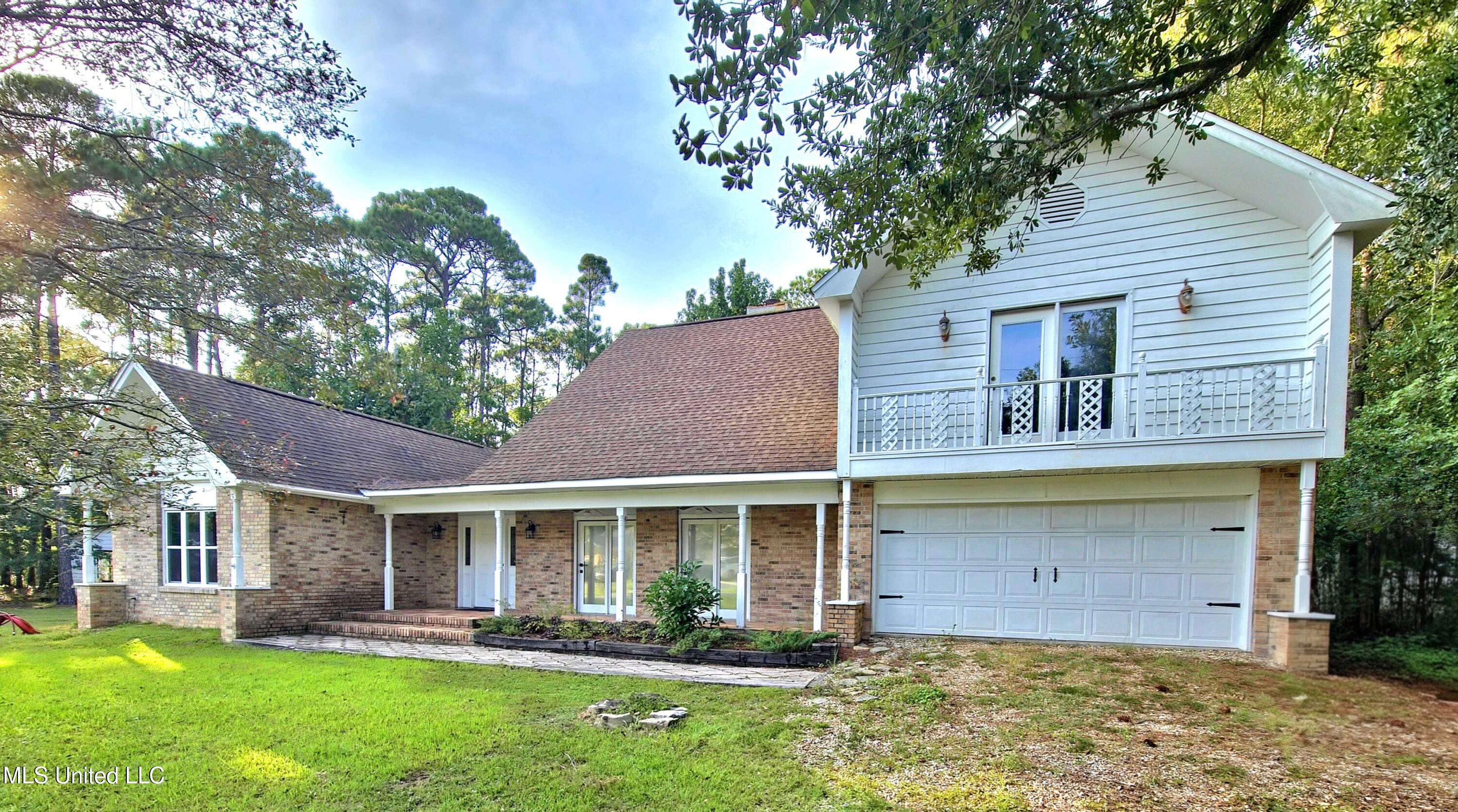 489 Royal Oak Property Photo 1