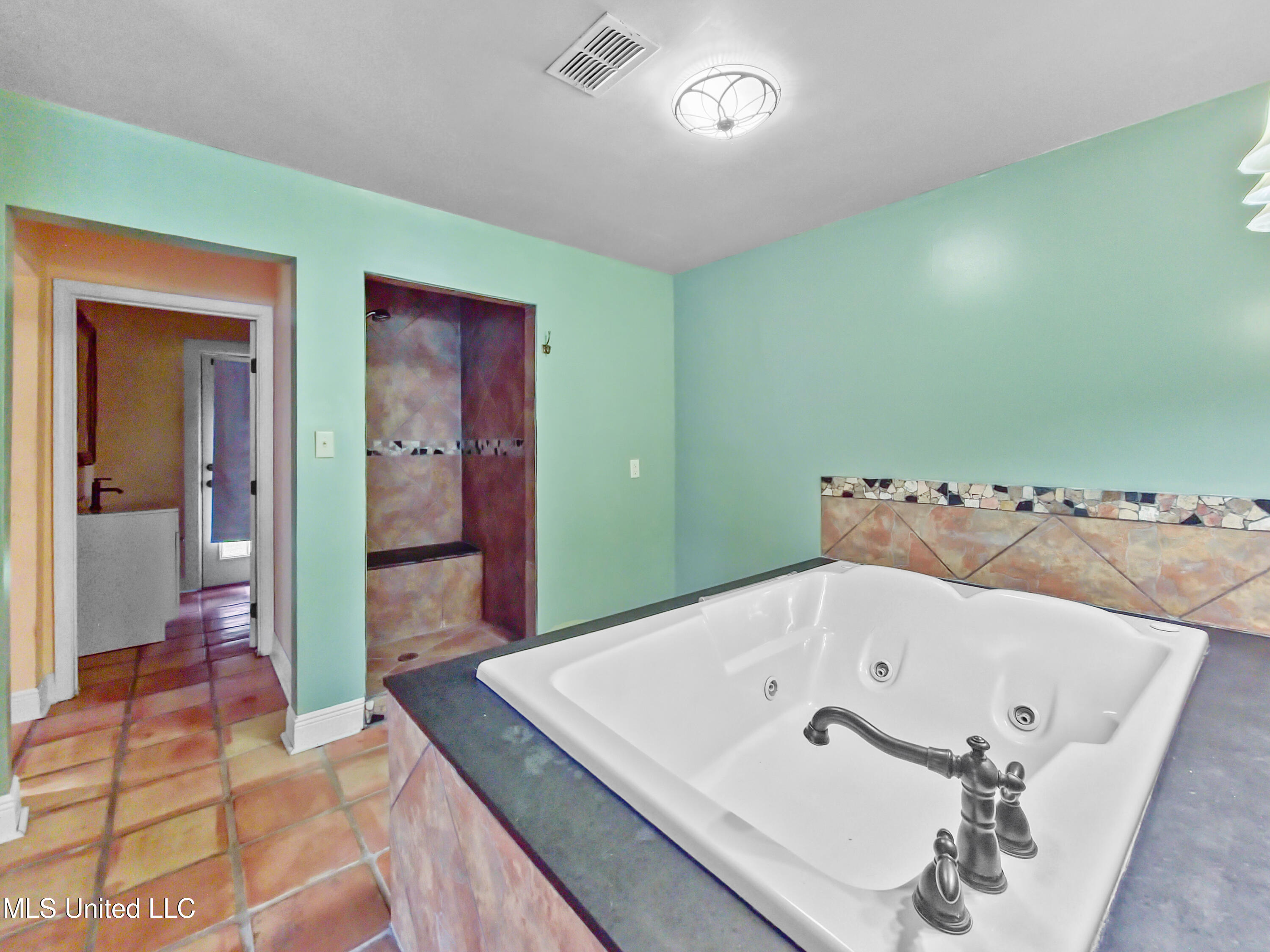 489 Royal Oak Property Photo 12