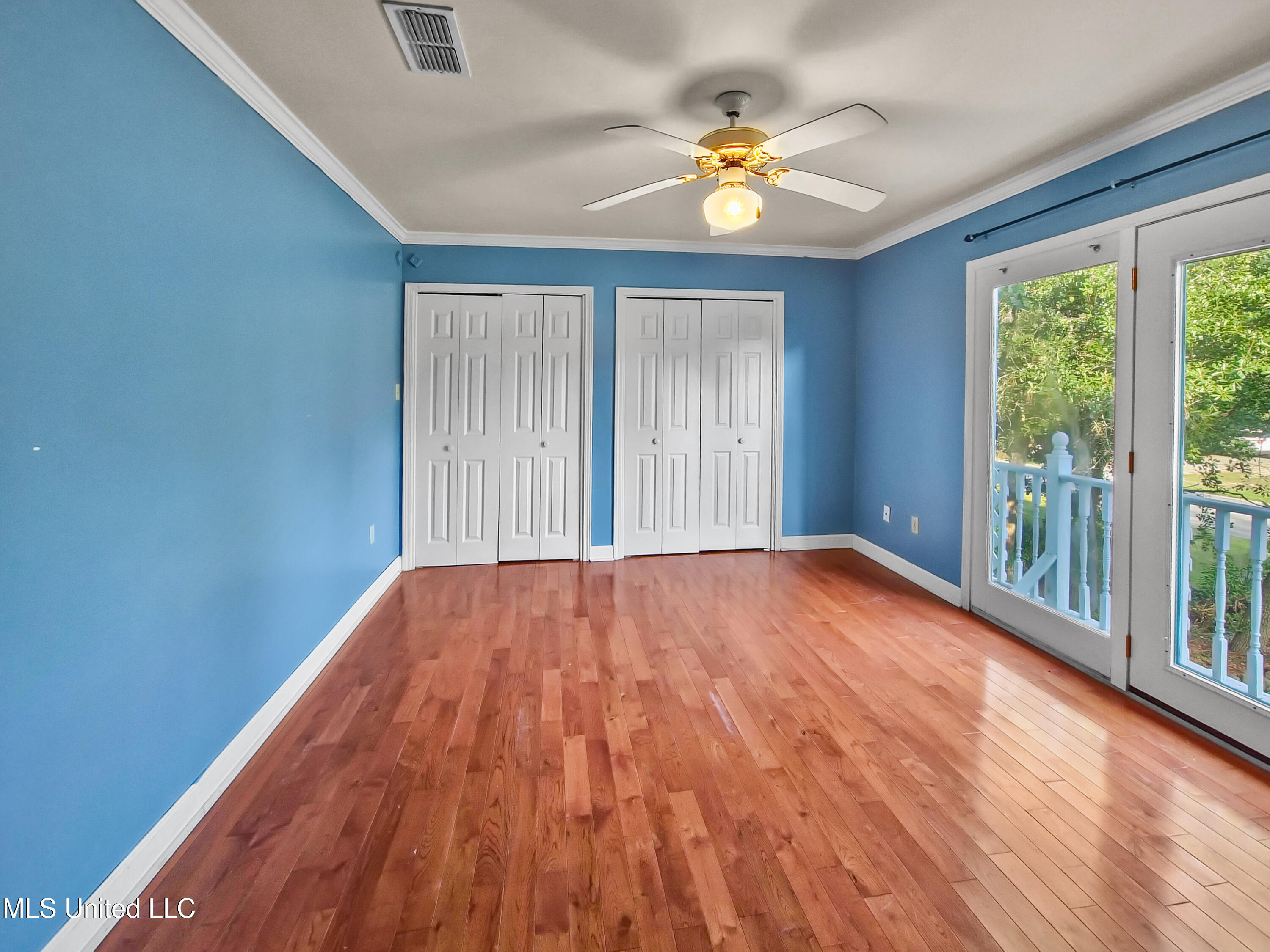 489 Royal Oak Property Photo 19