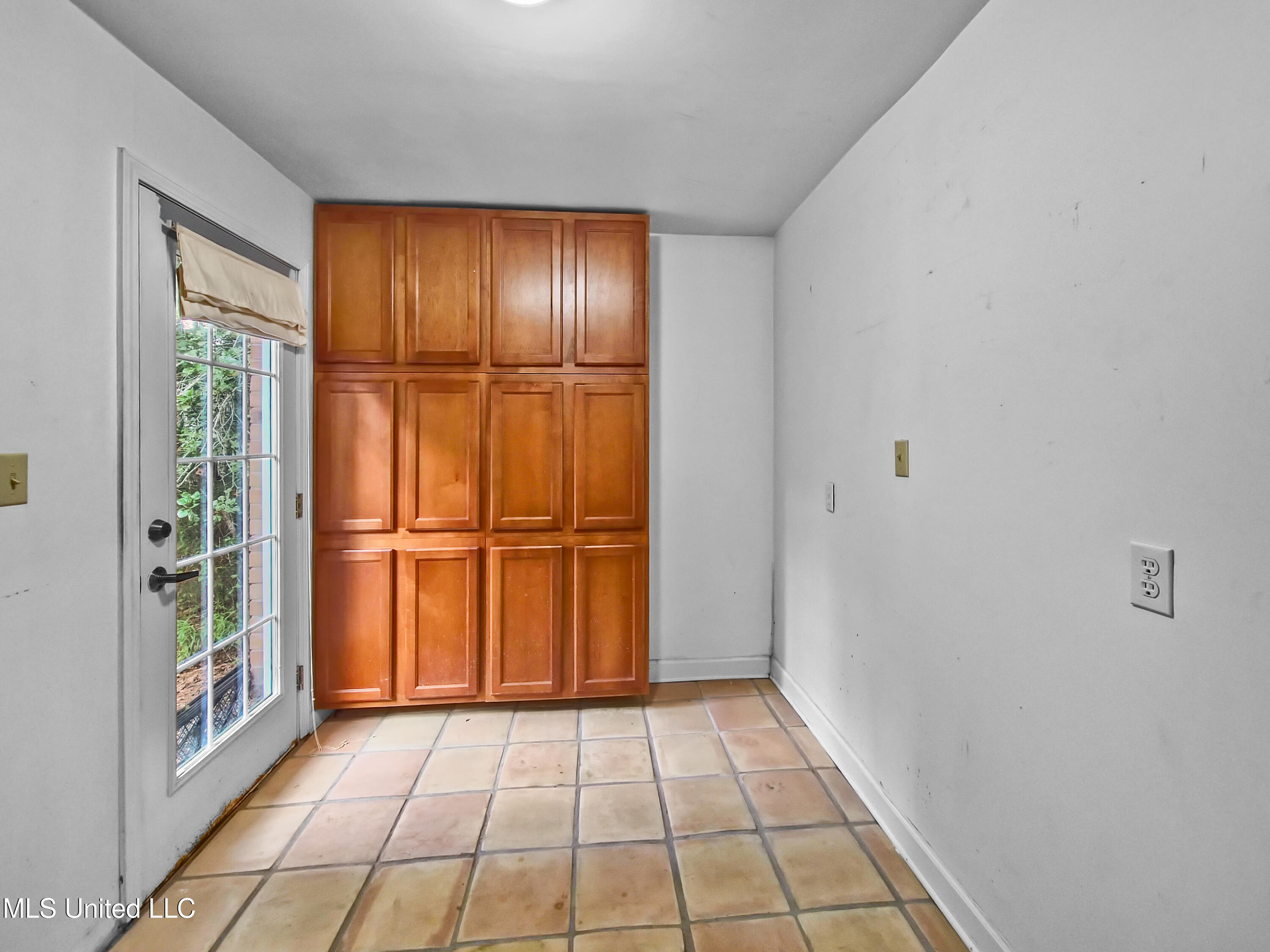 489 Royal Oak Property Photo 20