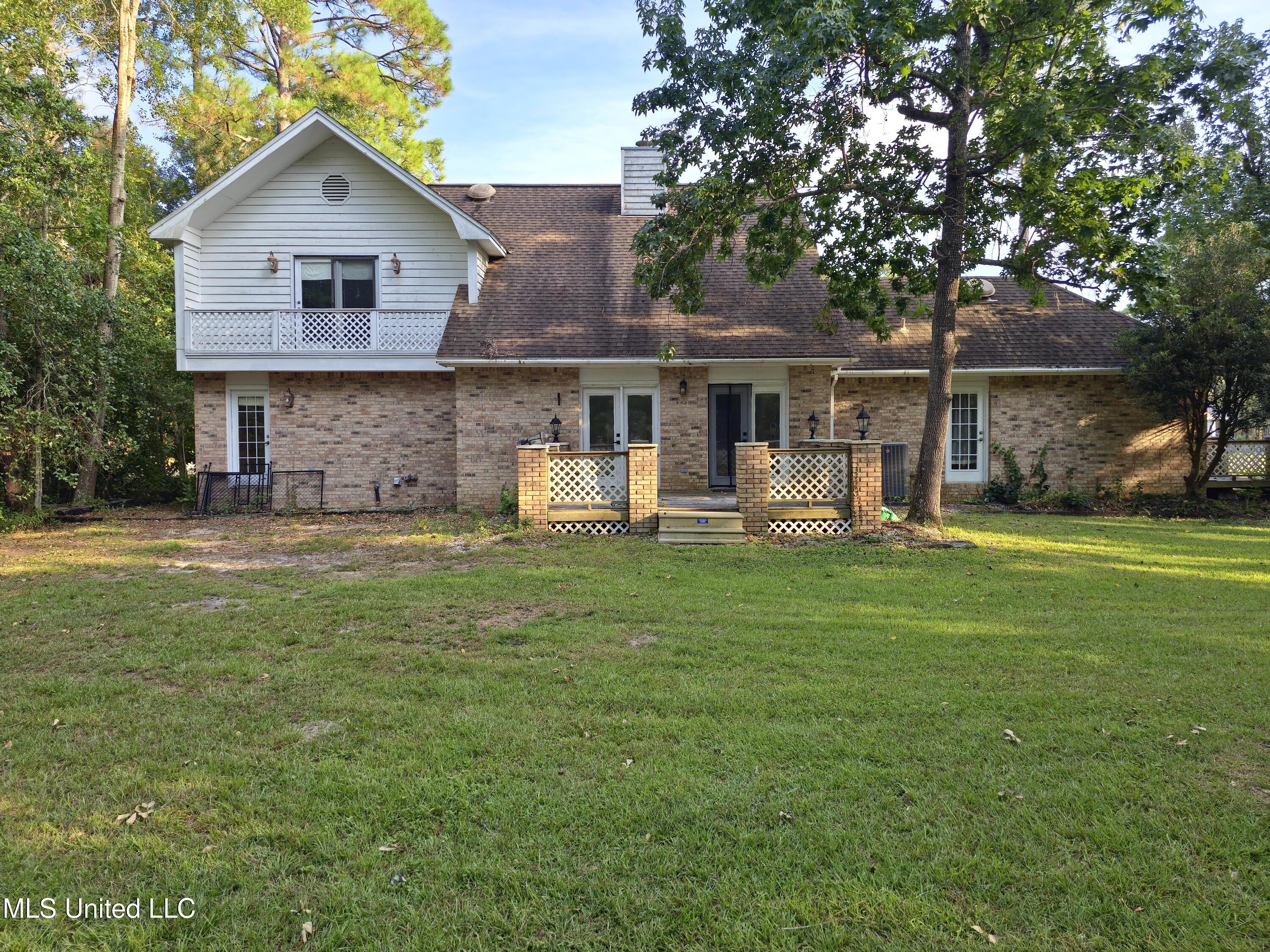 489 Royal Oak Property Photo 23