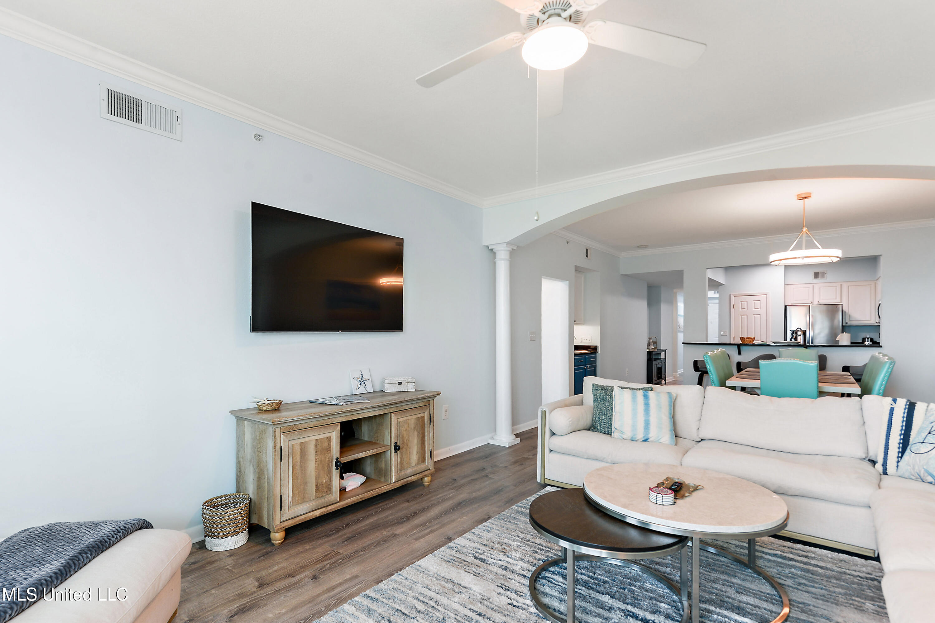 2230 Beach Drive Property Photo 5