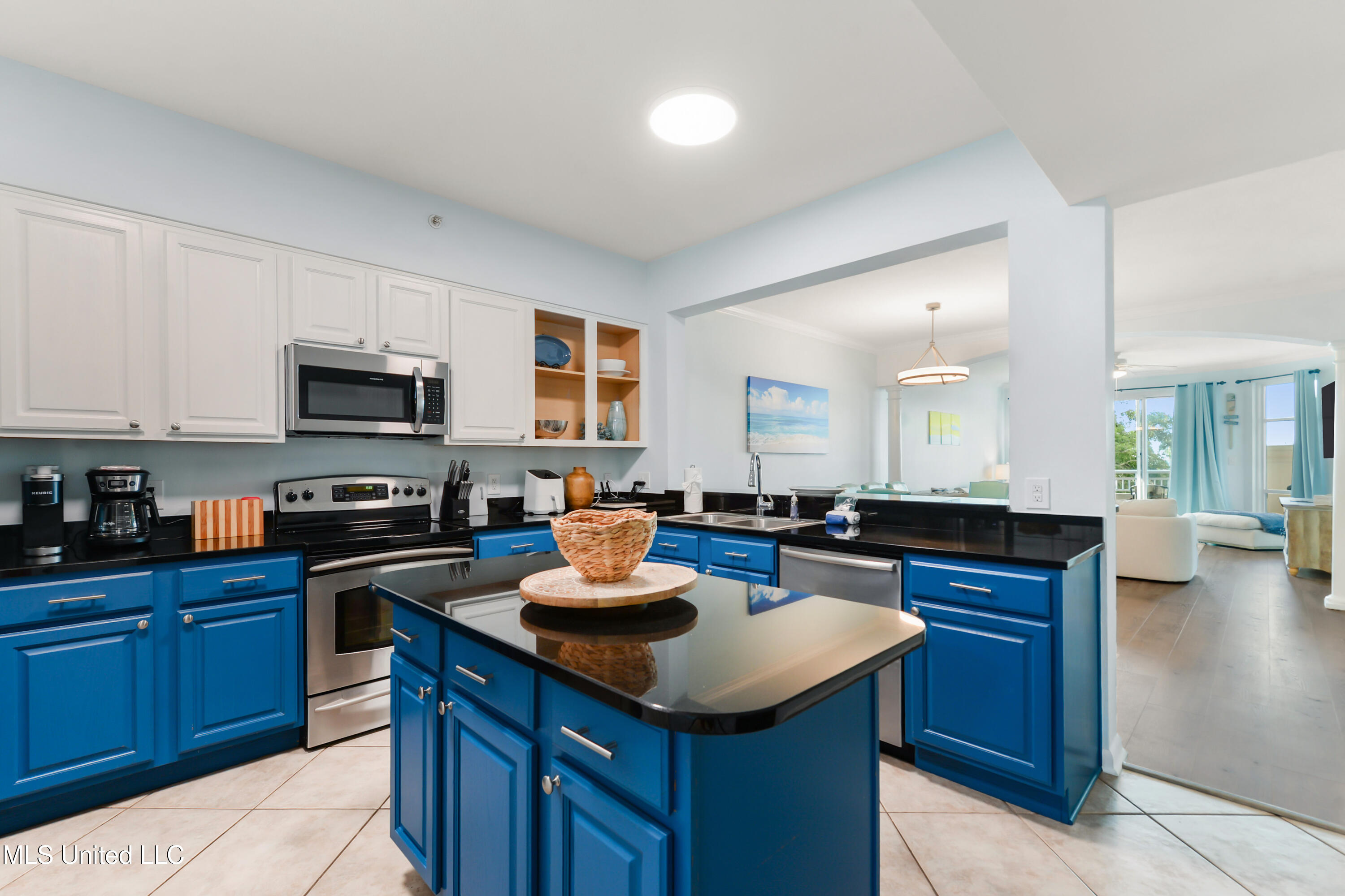 2230 Beach Drive Property Photo 10