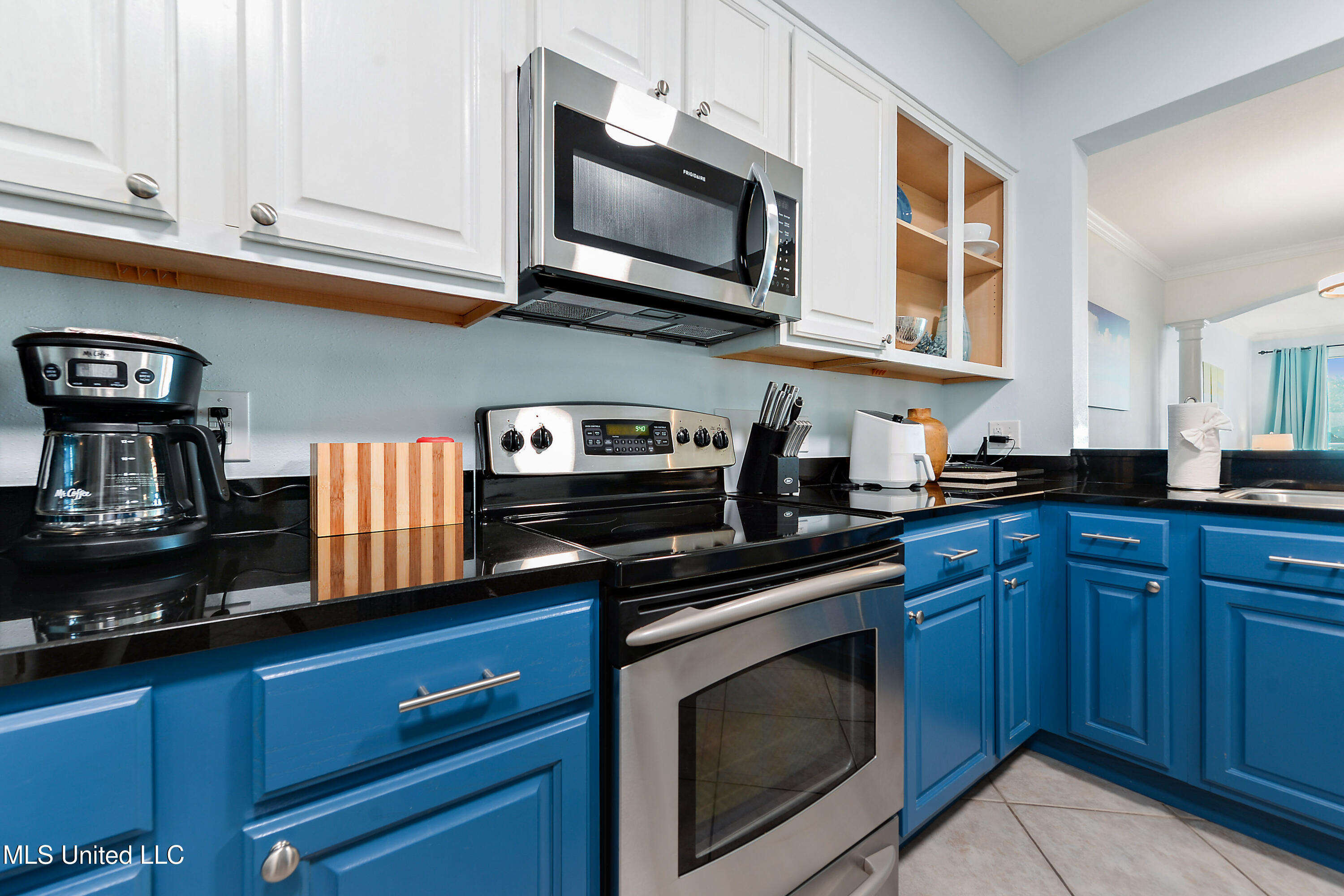 2230 Beach Drive Property Photo 12