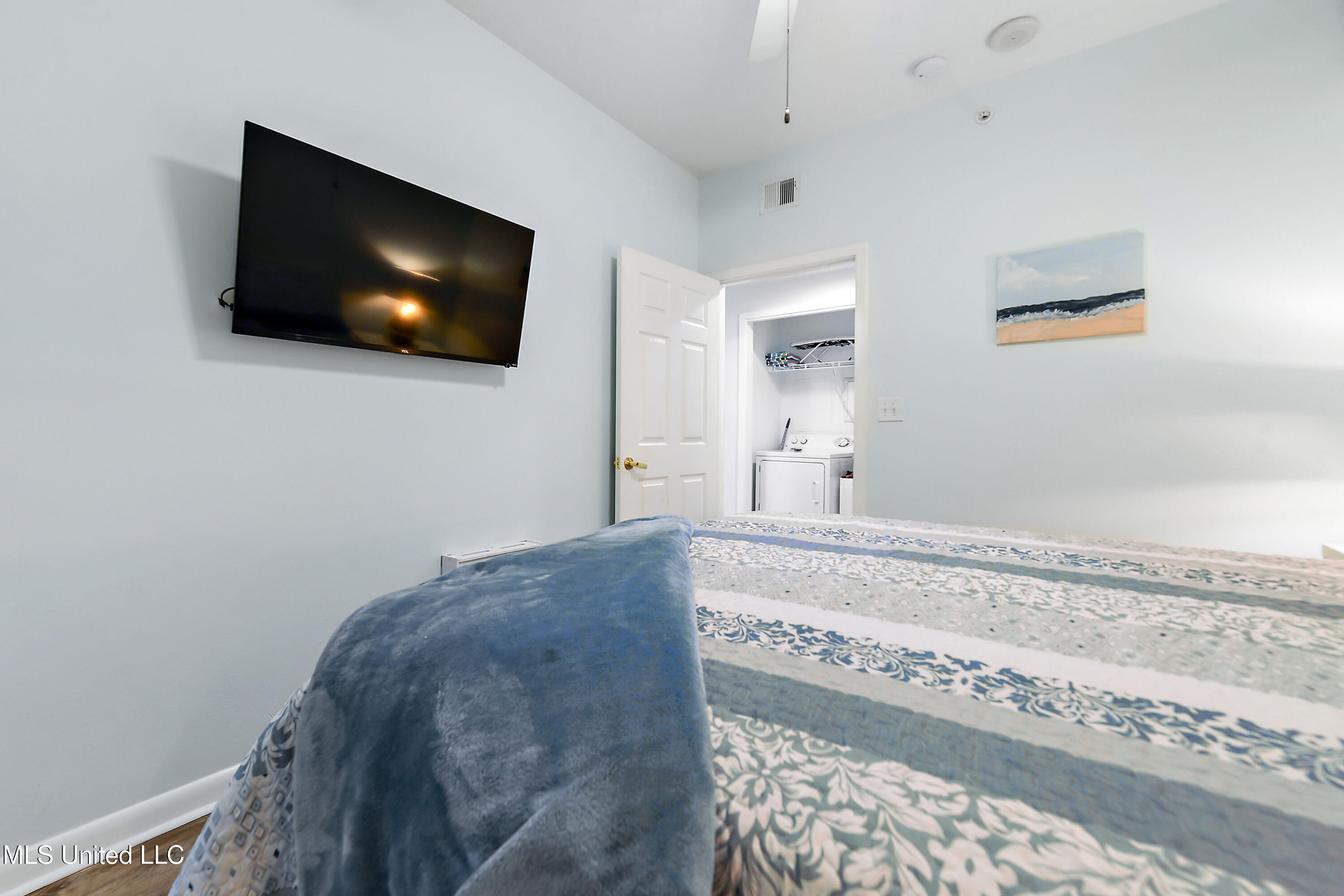 2230 Beach Drive Property Photo 19