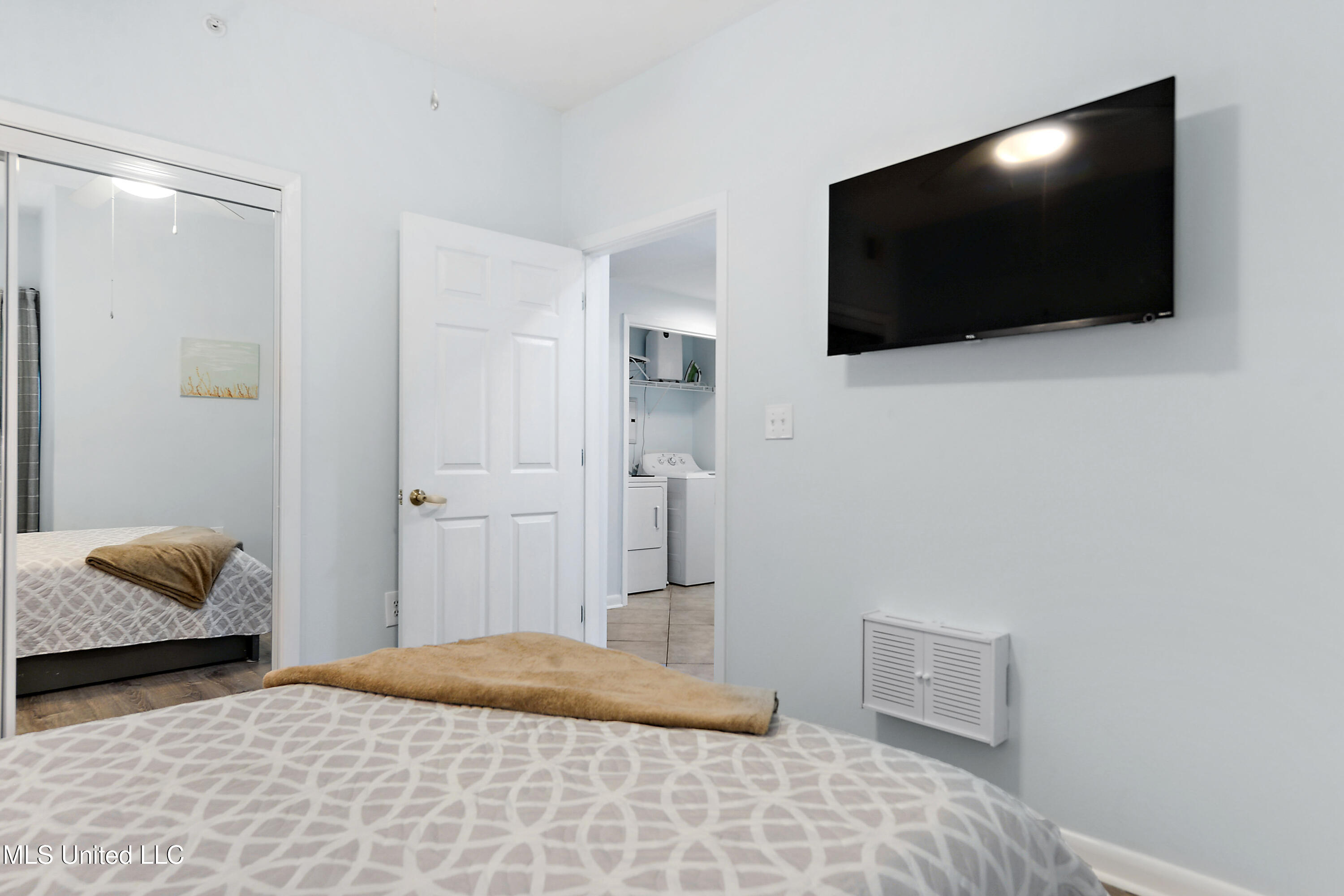 2230 Beach Drive Property Photo 21