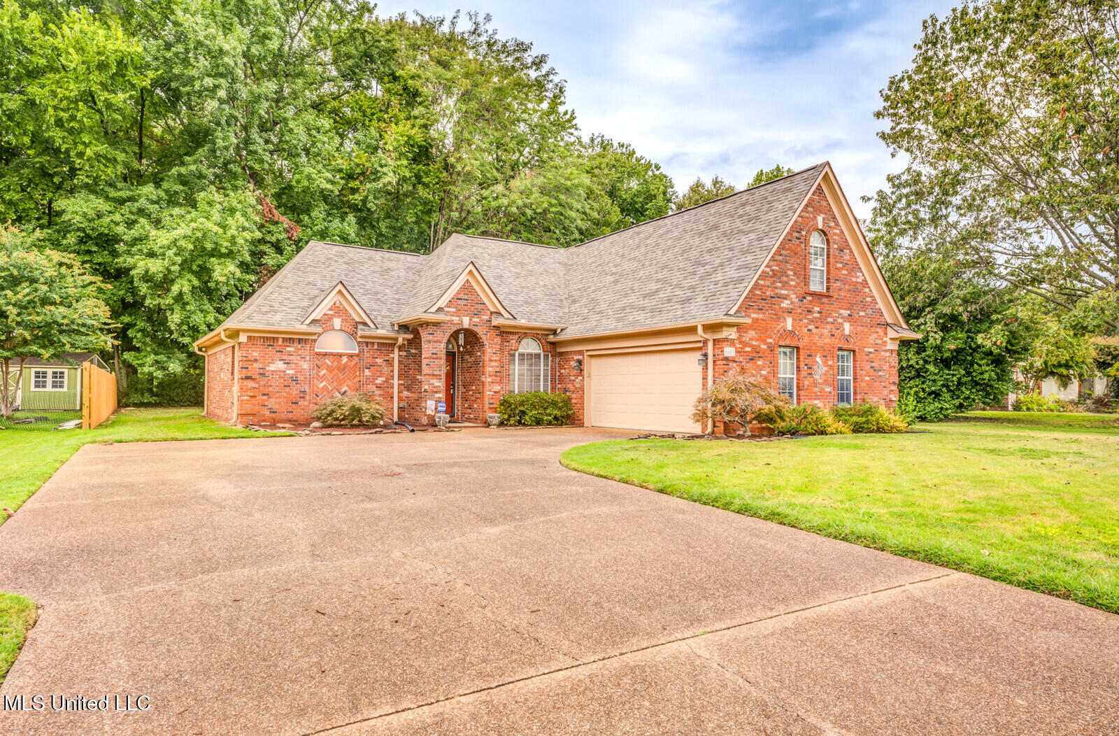 6683 Renee Drive Property Photo 2