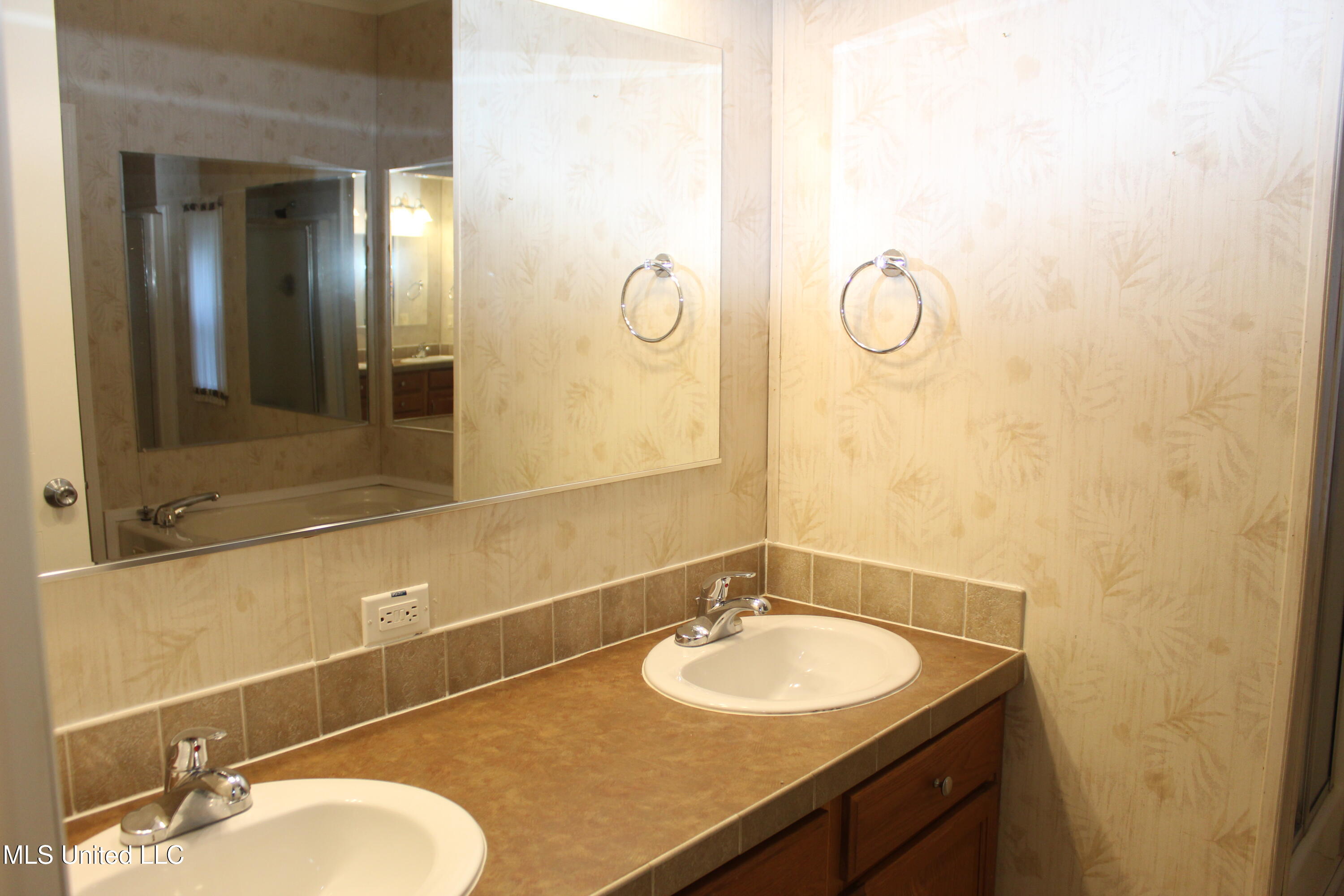 271 Howell-mill Road Property Photo 14