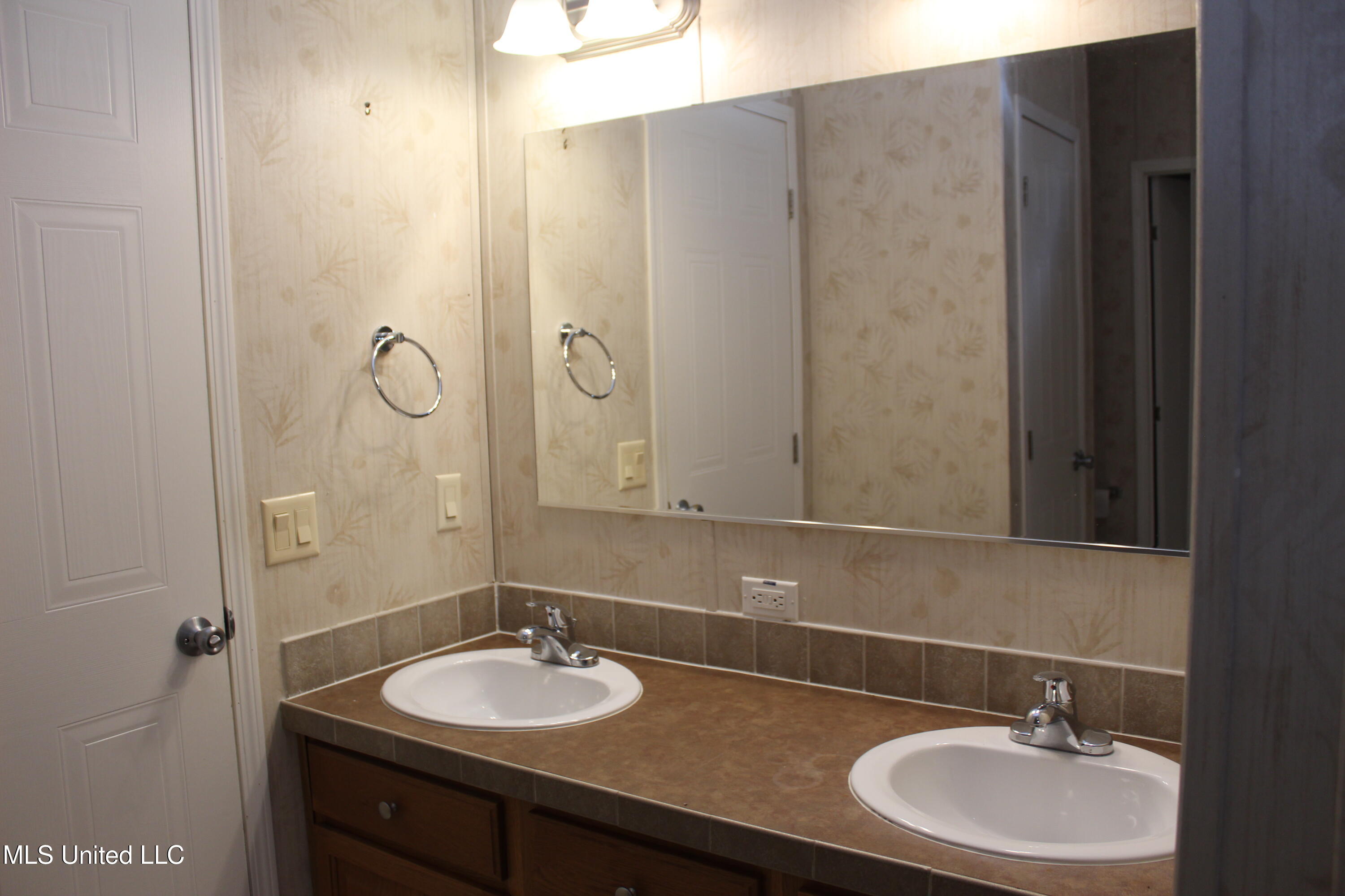 271 Howell-mill Road Property Photo 15