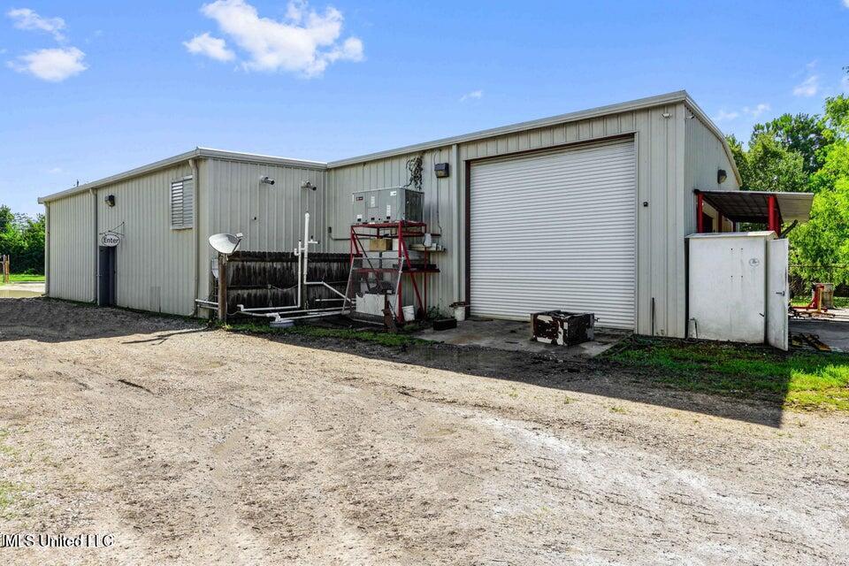 526 1/2 Main Street Property Photo 2