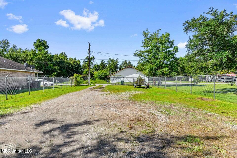 526 1/2 Main Street Property Photo 3