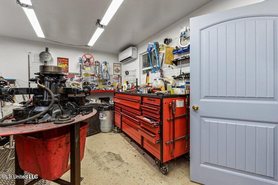 526 1/2 Main Street Property Photo 5