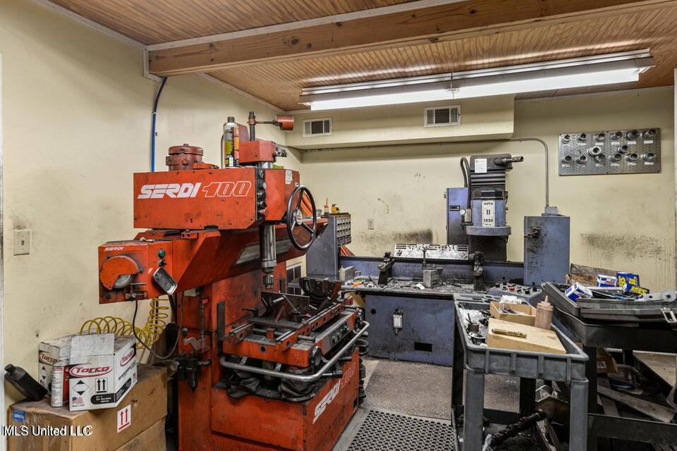 526 1/2 Main Street Property Photo 6