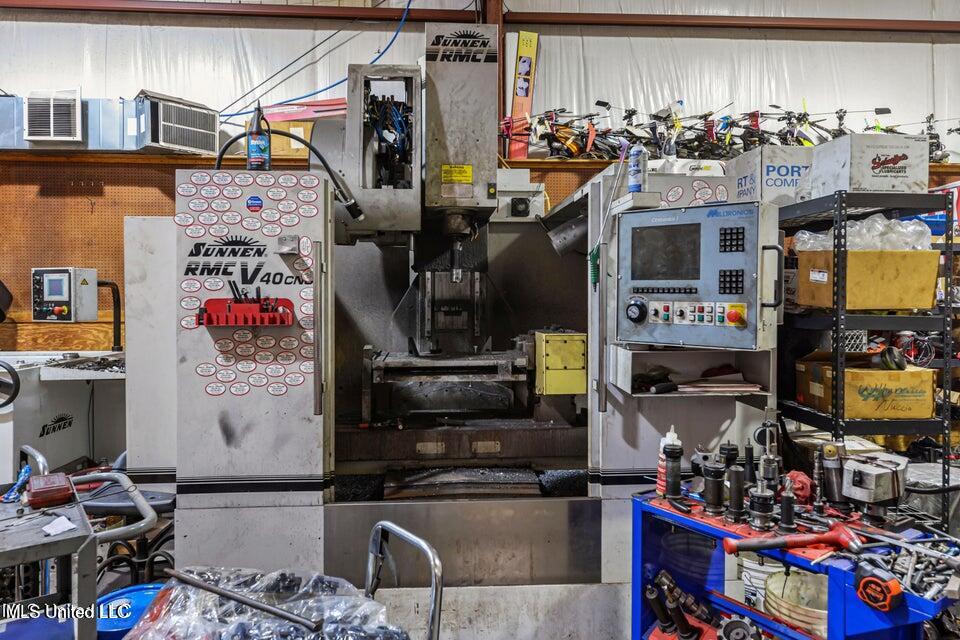 526 1/2 Main Street Property Photo 8