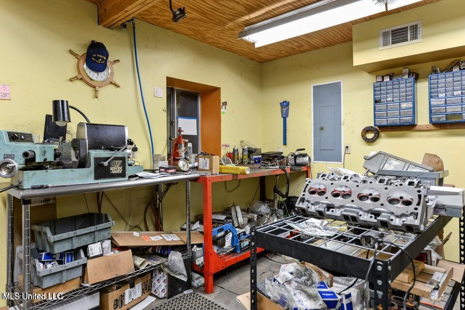 526 1/2 Main Street Property Photo 23