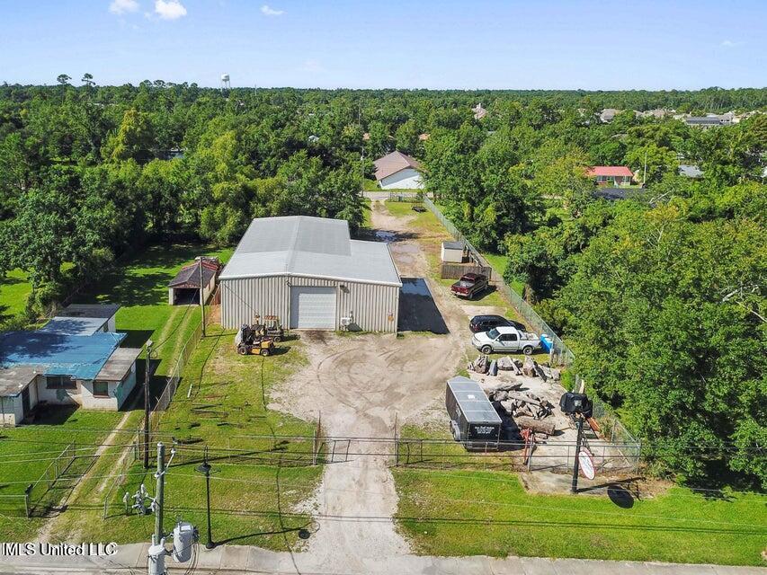 526 1/2 Main Street Property Photo 32