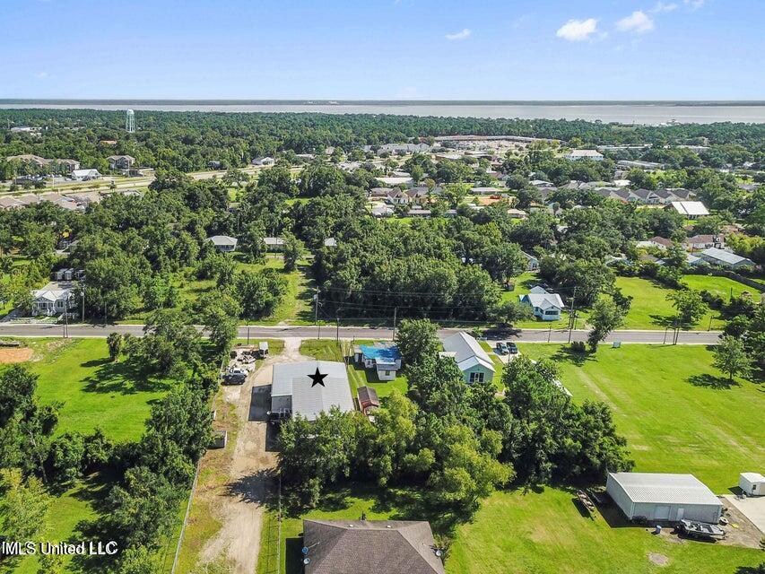 526 1/2 Main Street Property Photo 34