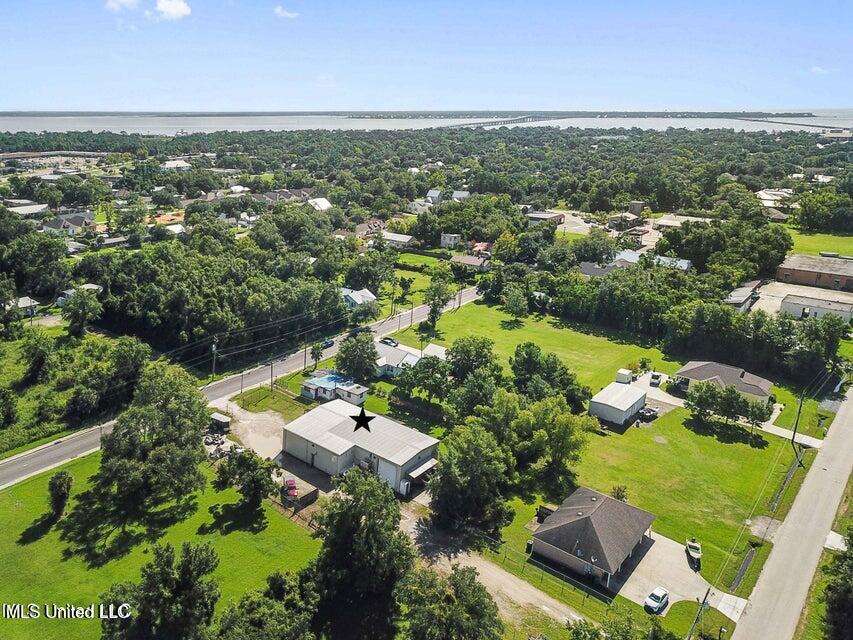 526 1/2 Main Street Property Photo 35