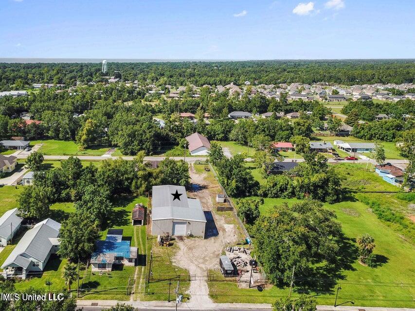 526 1/2 Main Street Property Photo 38