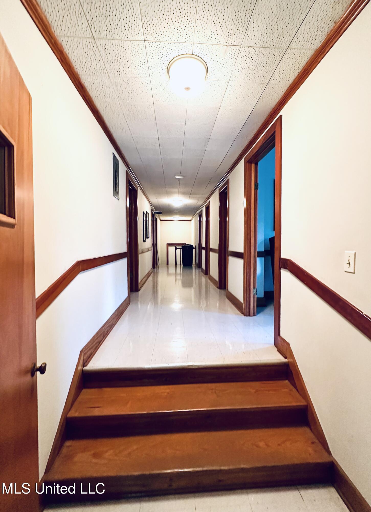 504 Main Street Property Photo 9