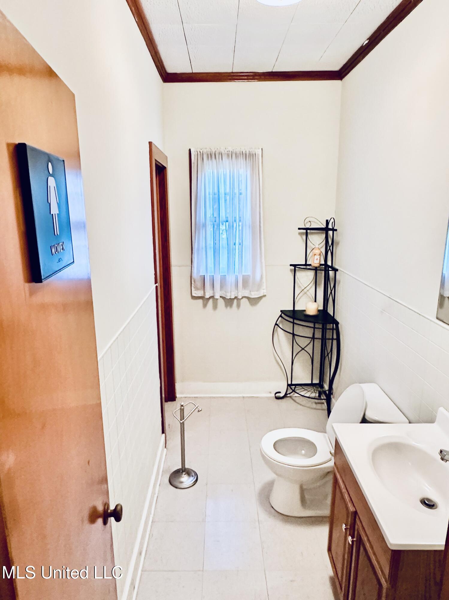 504 Main Street Property Photo 15