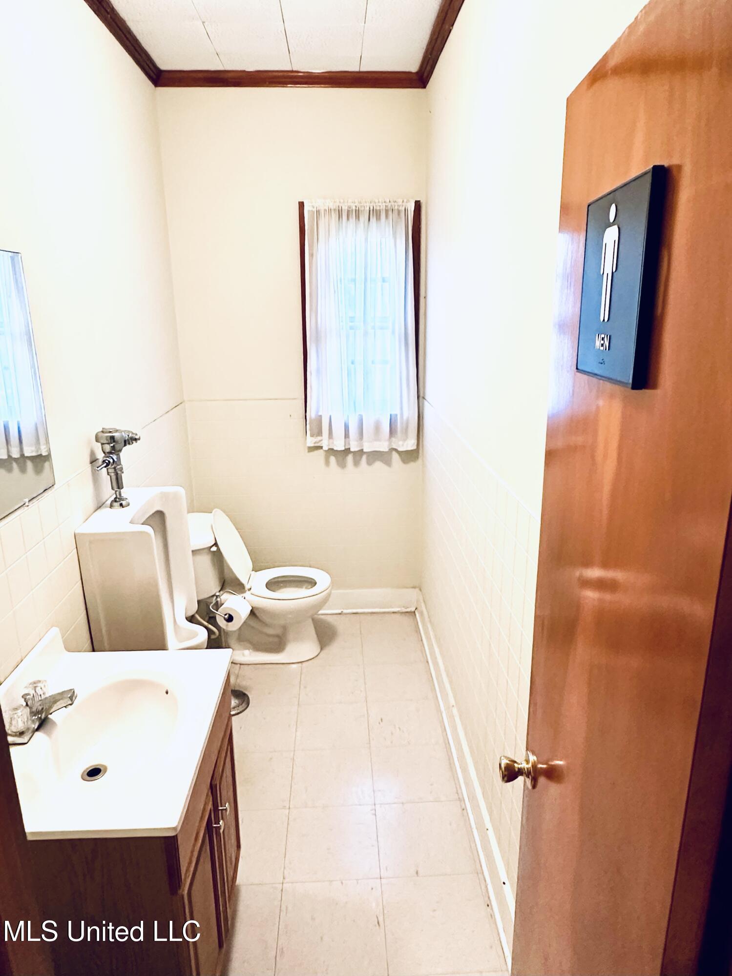 504 Main Street Property Photo 16