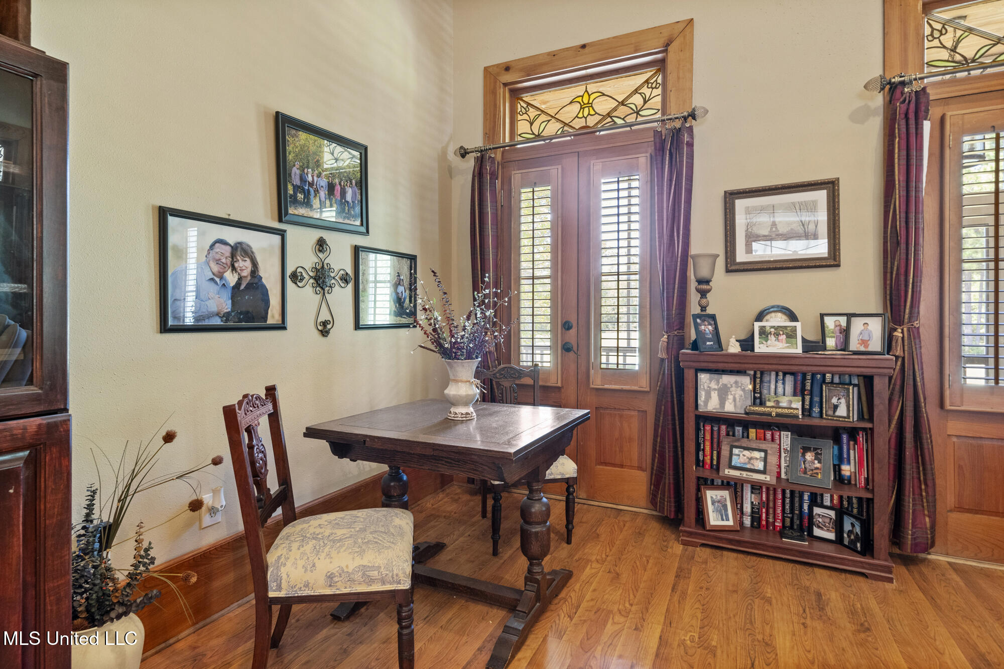 7711 Cuevas Town Road Property Photo 11