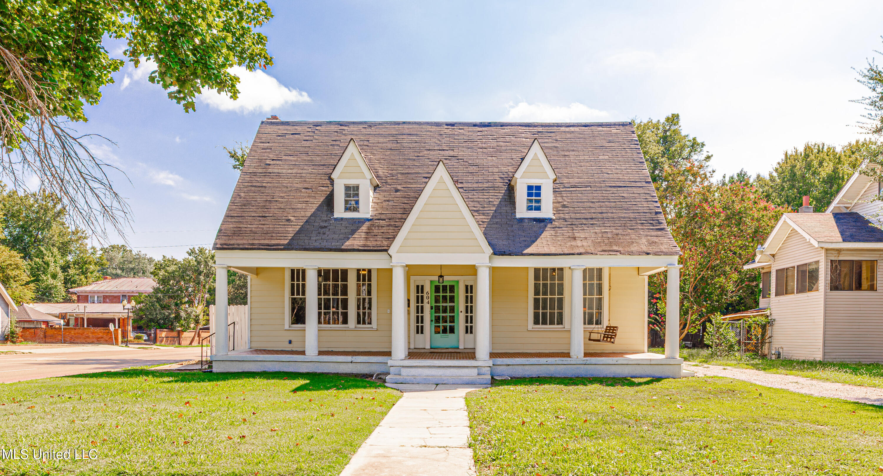 604 S Main Street Property Photo 1